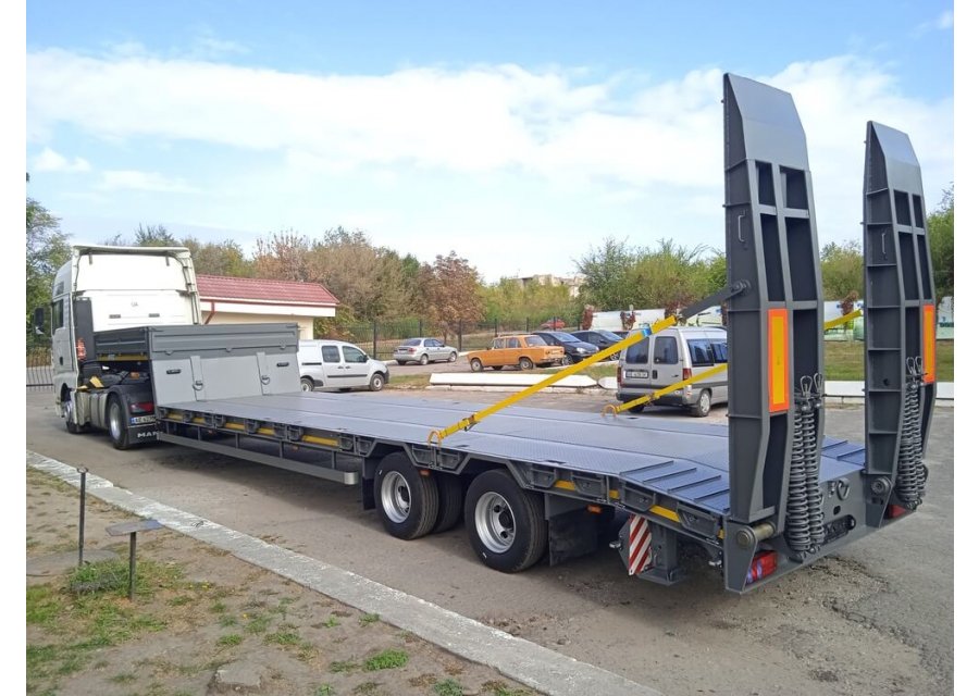 Напівпричіп-важковоз ВАРЗ-НПВ 2611 – Фото 3