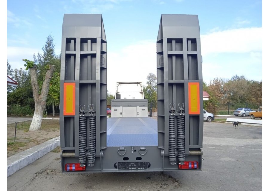 Напівпричіп-важковоз ВАРЗ-НПВ 2611 – Фото 4